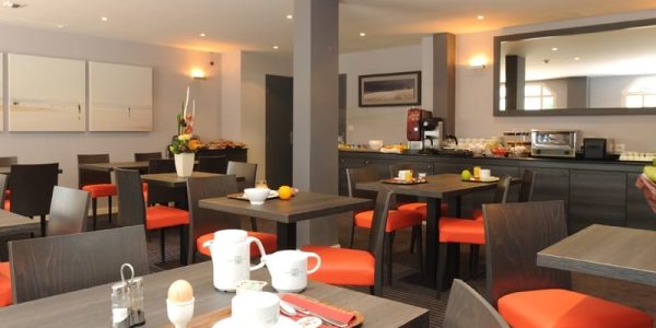 4-Hotel-Red-Fox-restaurant
