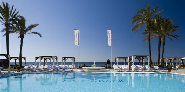 Club de Playa La Cabane - Beach Club La Cabane (+)