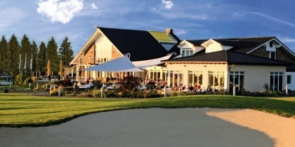 Golf vakantie duitsland gut heckenhof clubhuis