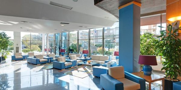 Golf vakantie spanje Hotel Tryp Port Cambrils lobby