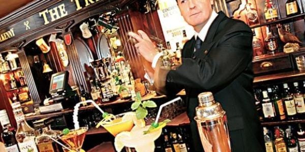 Hotel Inglaterra Sevilla golf vakantie Trinity bar