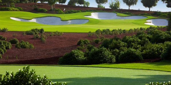 Jumeirah_13th-Green-Earth-Course_Dubai