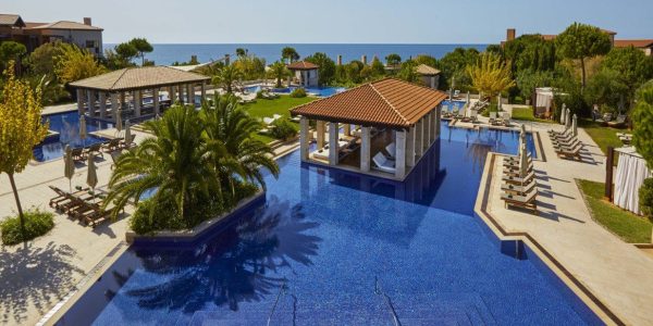Romanos Pool_18242new