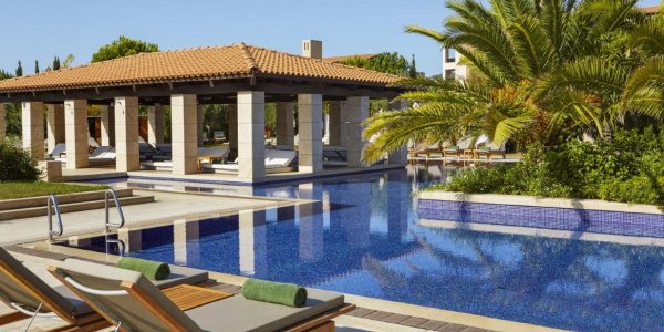 Romanos Pool_18254