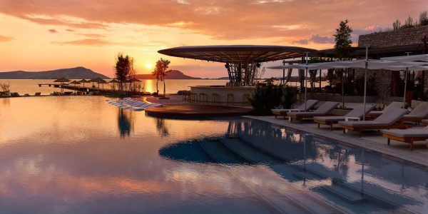 The W Costa Navarino (1)