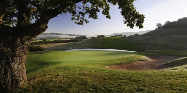 18th hole	Twenty Ten CourseCeltic ManorNewportGolfActivities And Sports