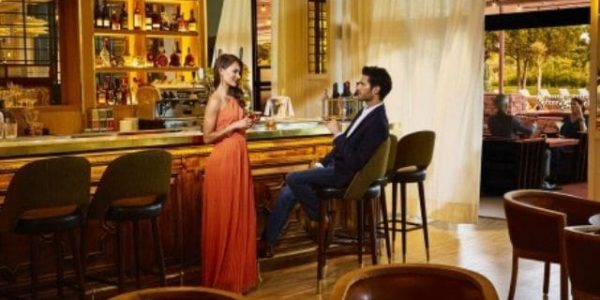 hotel-camiral-dining-22-bareveningcouple-125