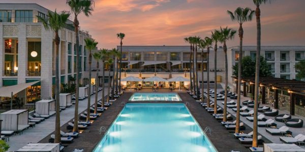 outdoor-pool-victoria-golf-resort-spa-algarve