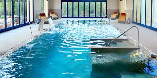 zwembad binnen hotel-barcelo-montecastillo golf